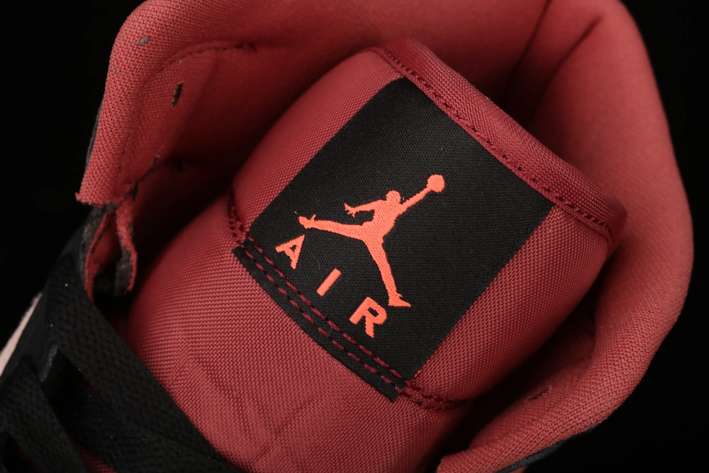 All categories Air Jordan Jordan series basketball shoes Air Jordan 1 Mid G version pure original Air Jordan 1 Mid AJ1 Joe 1 red bean milk tea mid-top basketball shoes BQ6472-202